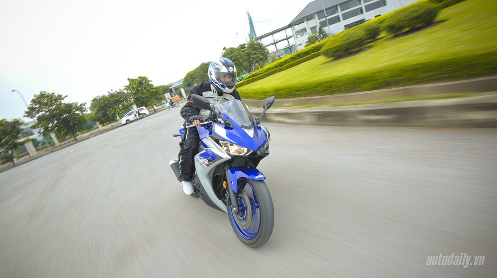 Cảm nhận Yamaha YZF-R3: Kẻ bắt kịp thời thế Yamaha R3_16.jpg