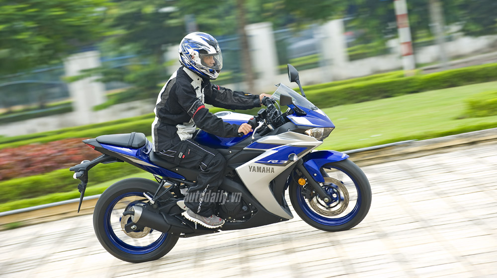 Cảm nhận Yamaha YZF-R3: Kẻ bắt kịp thời thế Yamaha R3_17.jpg