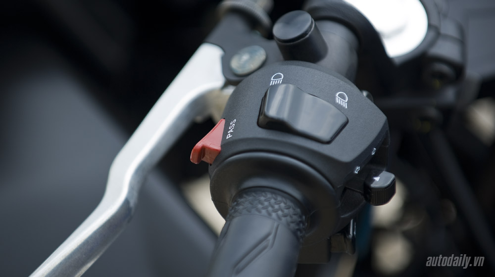 Cảm nhận Yamaha YZF-R3: Kẻ bắt kịp thời thế Yamaha R3_34.jpg