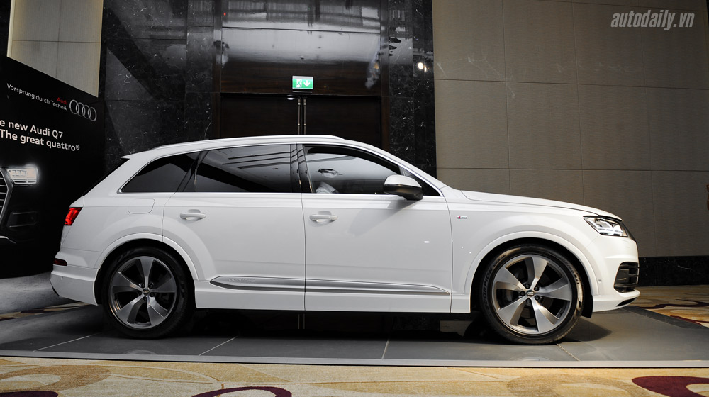 Audi Việt Nam vén màn Q7 2016 trước ngày khai mạc VIMS 2015 audi-q7-2016-2.jpg