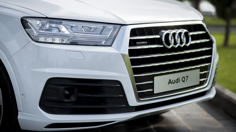 Audi mang cặp đôi “hàng hot” đến VIMS 2015 Audi-Q7-(2).jpg