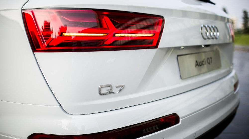 Audi mang cặp đôi “hàng hot” đến VIMS 2015 Audi-Q7-(7).jpg