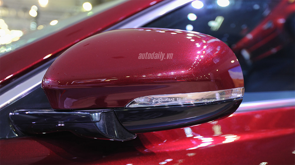 Ảnh chi tiết Jaguar XE tại VIMS 2015 Jaguar XE (19).jpg