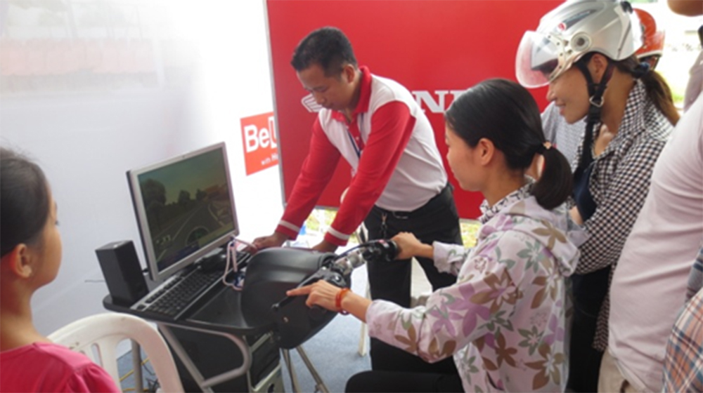 Honda tặng hơn 64.000 dịch vụ thay dầu miễn phí cho khách hàng Honda_BeU (4).jpg