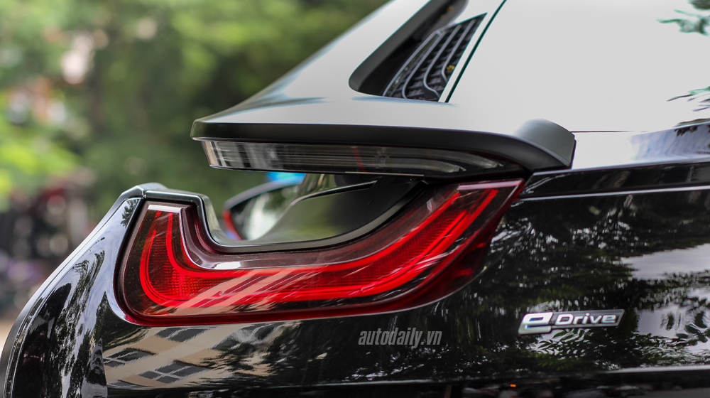 Ngây ngất trước vẻ đẹp của BMW i8 đen mờ tại Hà Nội BMW i8 đen mờ (10).jpg