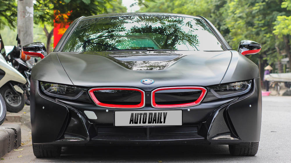 Ngây ngất trước vẻ đẹp của BMW i8 đen mờ tại Hà Nội BMW i8 đen mờ (17).jpg