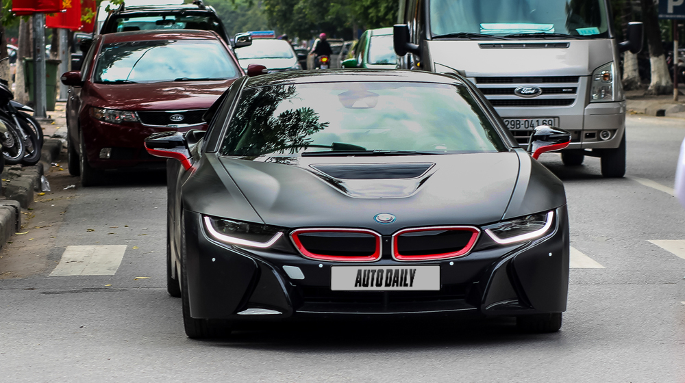 Ngây ngất trước vẻ đẹp của BMW i8 đen mờ tại Hà Nội BMW i8 đen mờ (25).jpg