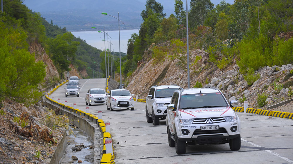 Chặng cuối Mitsubishi Caravan 2015: Gay cấn đến phút chót Mitsubishi-Caravan---Autodaily9-(1).jpg