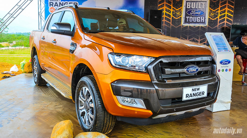 Chọn Toyota Hilux, Ford Ranger hay Nissan Navara? ford-ranger-2015 (1).jpg