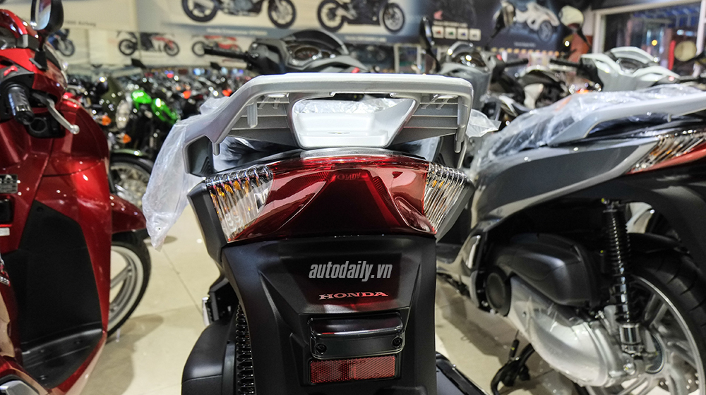 Honda SH300i 2015 tại Việt Nam có thêm màu mới NHON8262.jpg