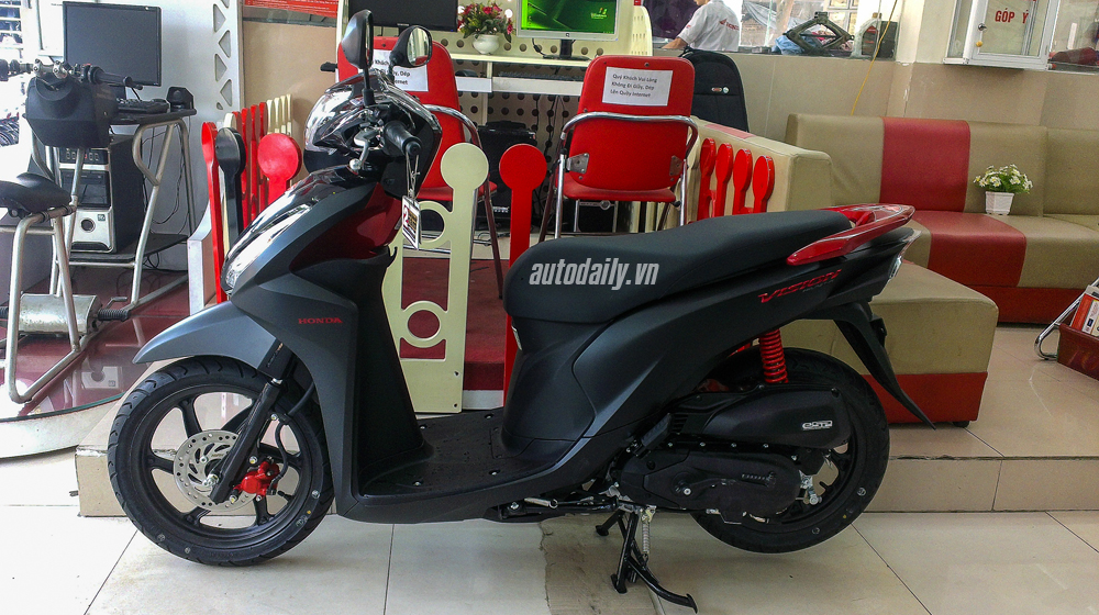 Honda Vision đen mờ đã về đại lý Honda Vision (10).jpg