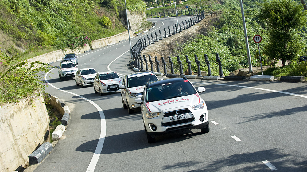 Xe Mitsubishi tiết kiệm nhiên liệu hơn công bố của nhà sản xuất Mitsubishi_Caravan (2).jpg