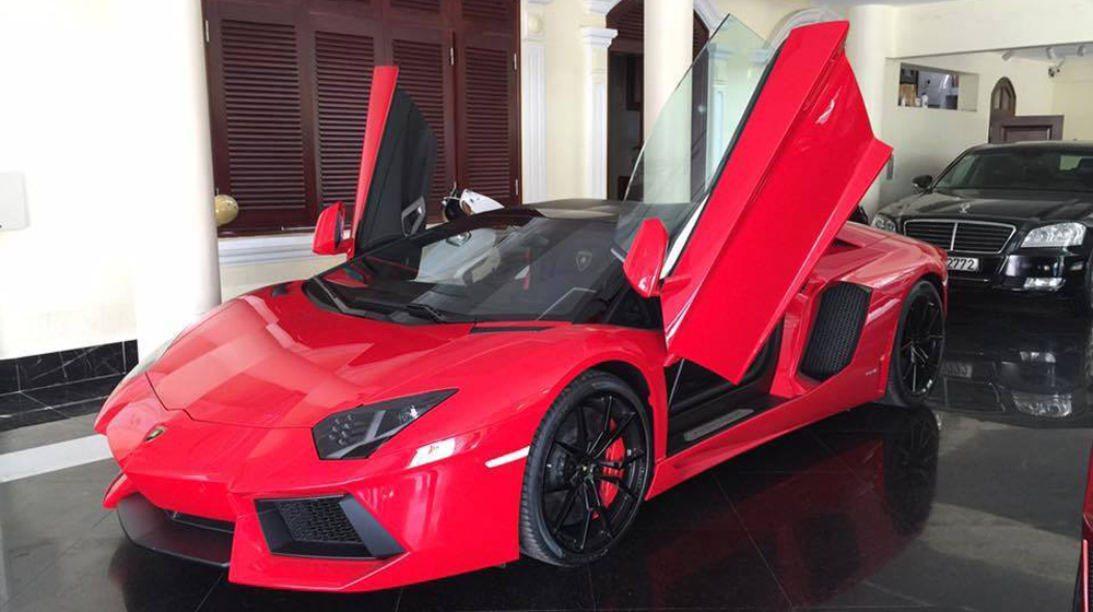 Lamborghini Aventador Roadster đầu tiên tại Việt Nam lộ diện Aventador.jpg