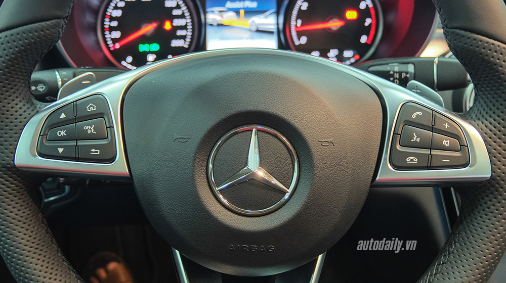 Ảnh chi tiết Mercedes C300 AMG 2015 tại Việt Nam Mercedes C300 AMG 2015 (10).jpg