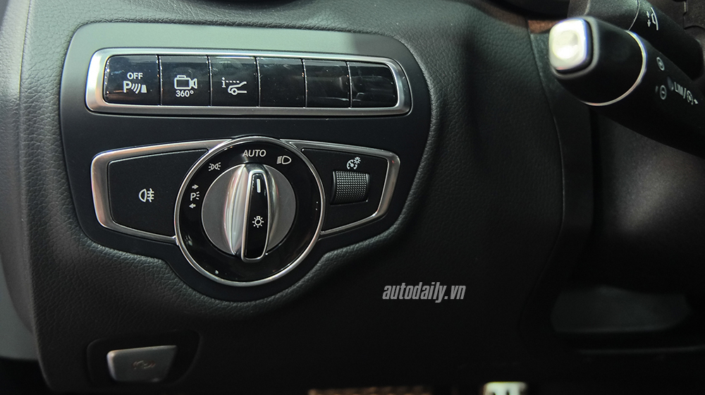 Ảnh chi tiết Mercedes C300 AMG 2015 tại Việt Nam Mercedes C300 AMG 2015 (13).jpg