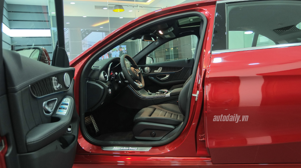 Ảnh chi tiết Mercedes C300 AMG 2015 tại Việt Nam Mercedes C300 AMG 2015 (15).jpg