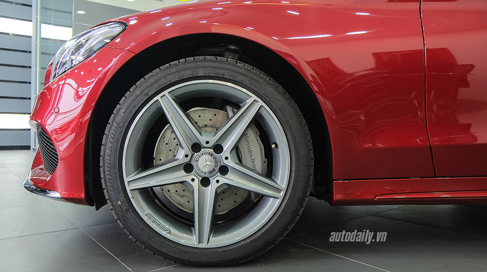Ảnh chi tiết Mercedes C300 AMG 2015 tại Việt Nam Mercedes C300 AMG 2015 (21).jpg