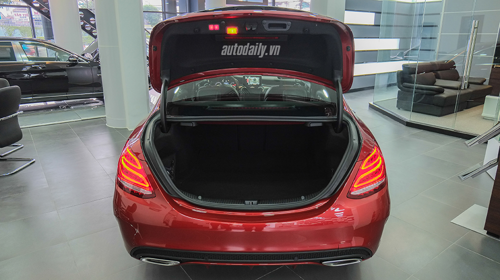 Ảnh chi tiết Mercedes C300 AMG 2015 tại Việt Nam Mercedes C300 AMG 2015 (3).jpg