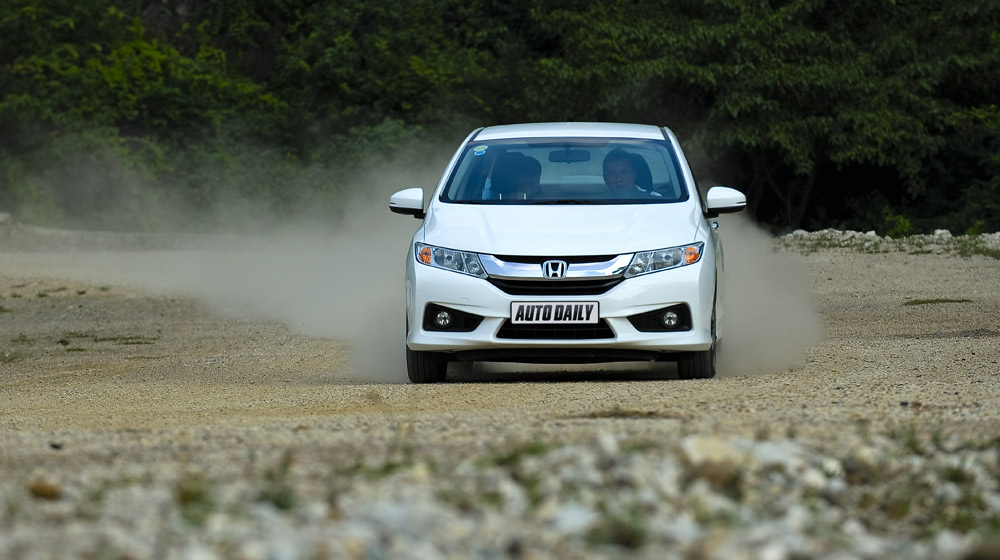 Đánh giá Honda City 1.5 CVT 2016: Tập trung về “chất” Honda City 2016 (32).jpg