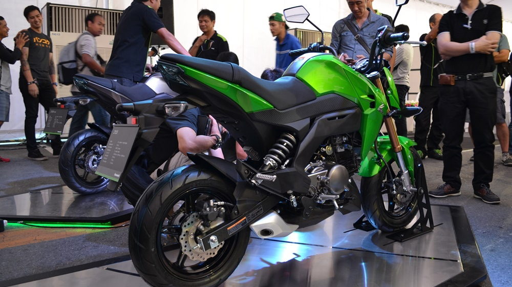 Đối thủ Honda MSX chính thức trình làng, giá 2.089 USD Kawasaki Z125 (12).jpg