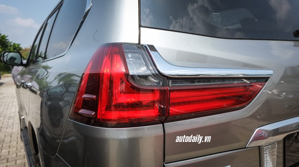 Soi kỹ cặp đôi 