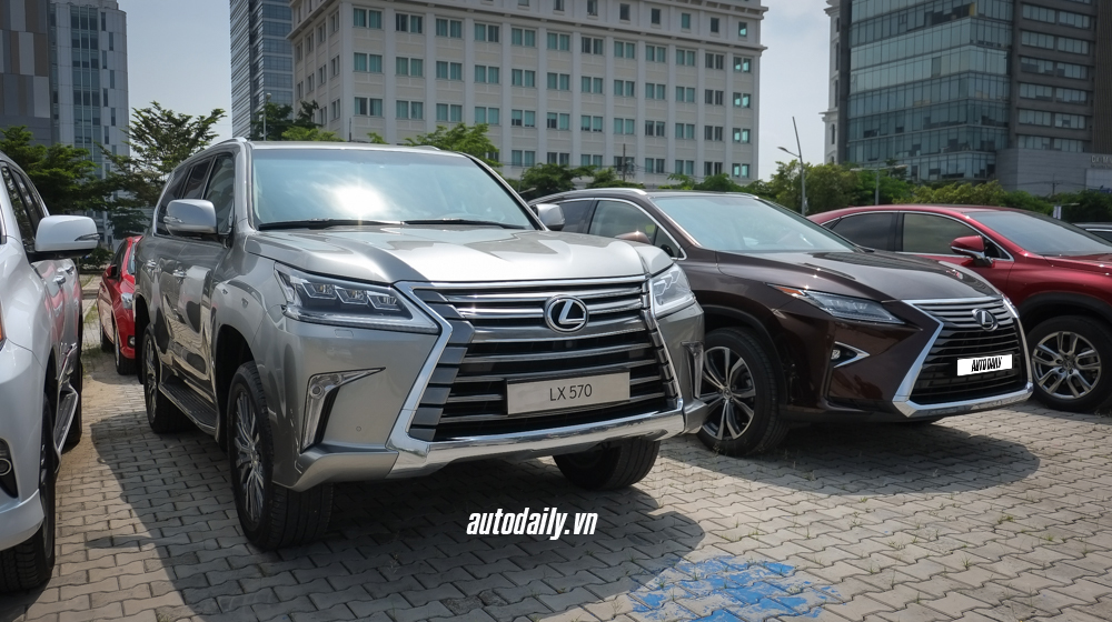 Soi kỹ cặp đôi 