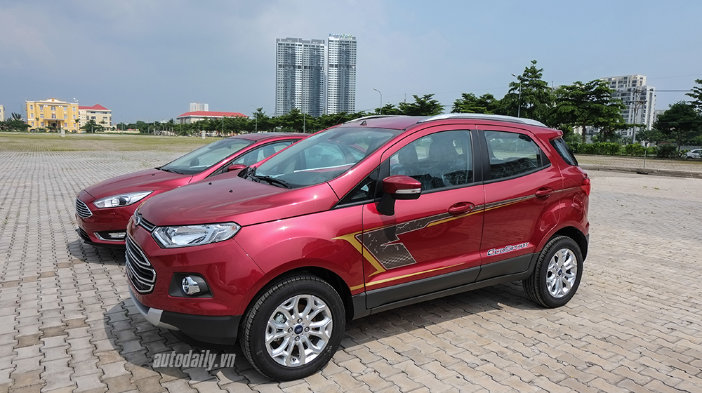 Cận cảnh dàn xe Ford trước ngày triển lãm VMS 2015 Ford (2).jpg