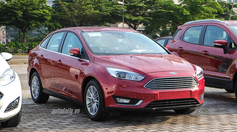 Cận cảnh dàn xe Ford trước ngày triển lãm VMS 2015 Ford (6).jpg