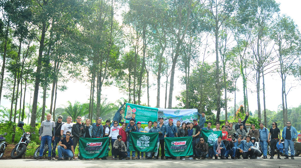 Nghệ thuật chăm xe khi đi phượt của Bikers Việt bikers.jpg