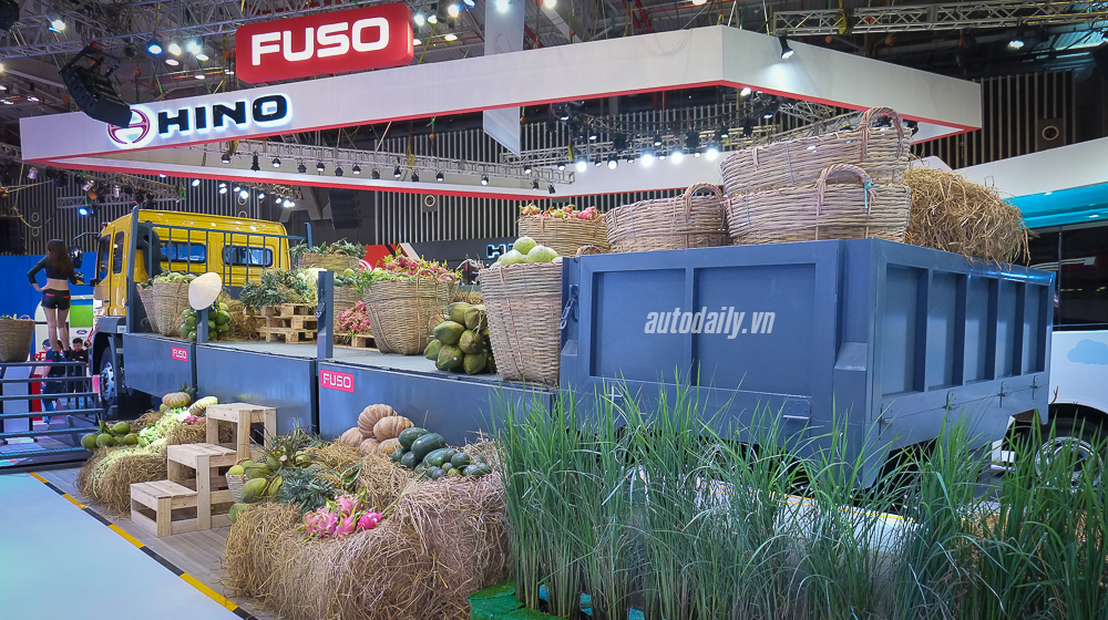 Nét độc đáo của gian hàng FUSO tại VMS 2015 FUSO (3).jpg