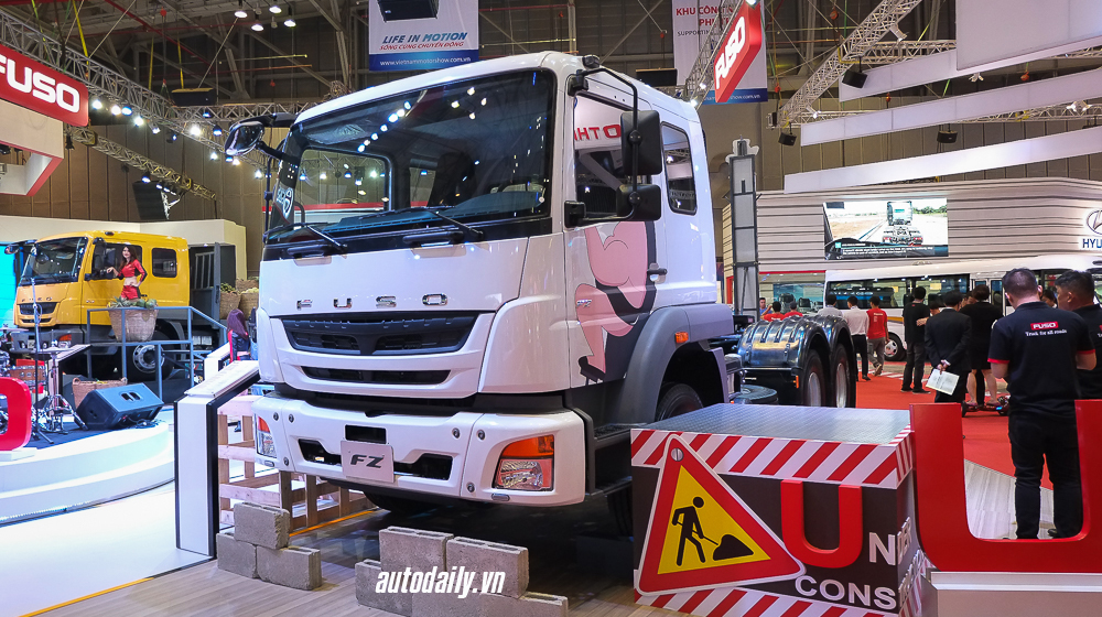 Nét độc đáo của gian hàng FUSO tại VMS 2015 FUSO (5).jpg