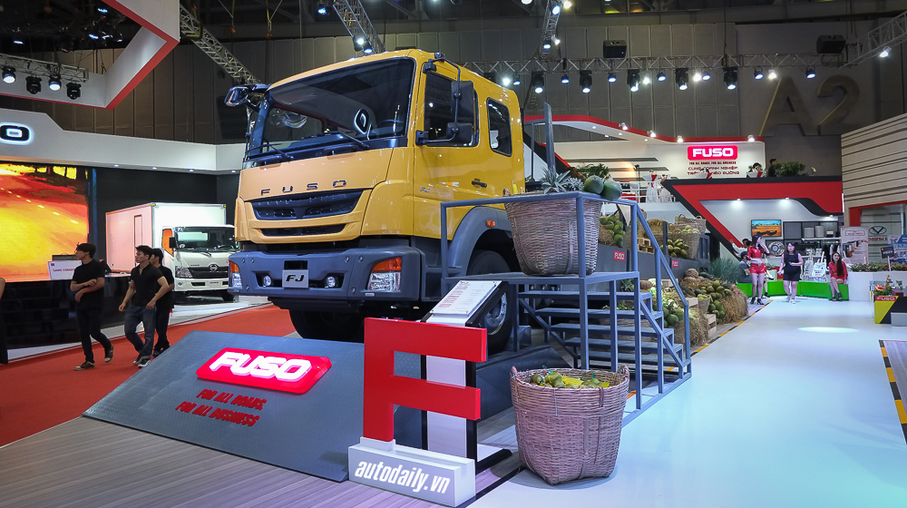 Nét độc đáo của gian hàng FUSO tại VMS 2015 FUSO (6).jpg