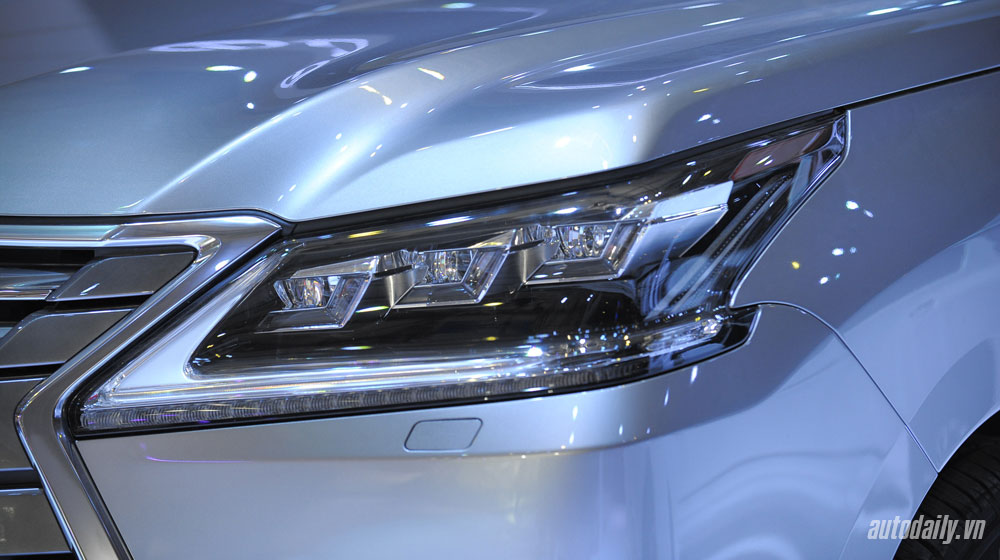 SUV đầu bảng Lexus LX570 2016 toả sáng tại VMS 2015 LX570_05.jpg