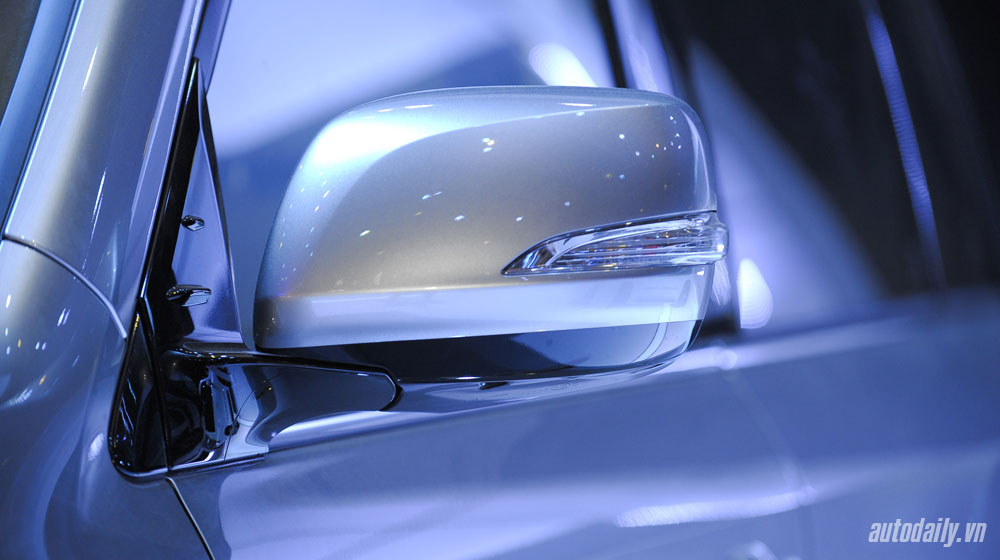 SUV đầu bảng Lexus LX570 2016 toả sáng tại VMS 2015 LX570_06.jpg