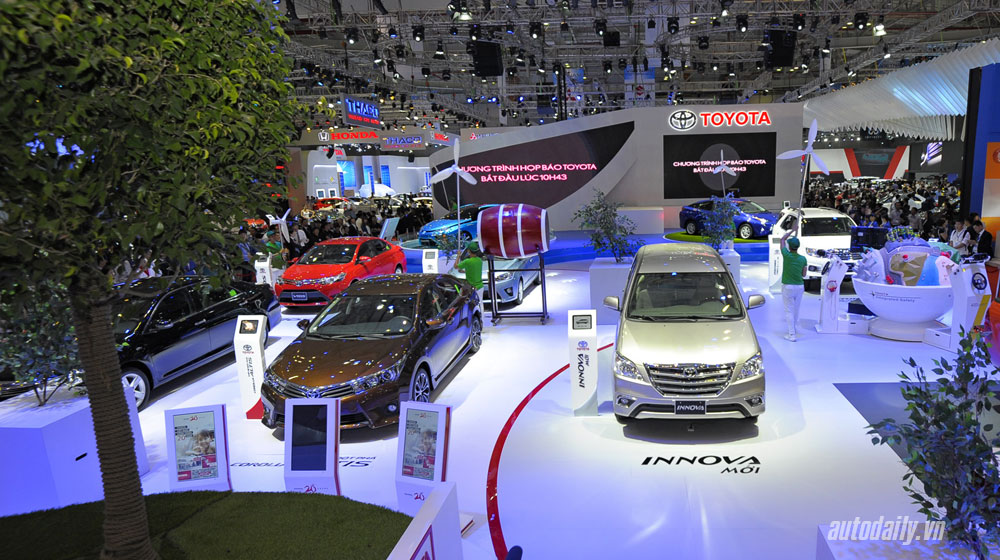 Xem xe tương lai tại gian hàng Toyota Việt Nam Toyota-Vama-2015_01-1.jpg