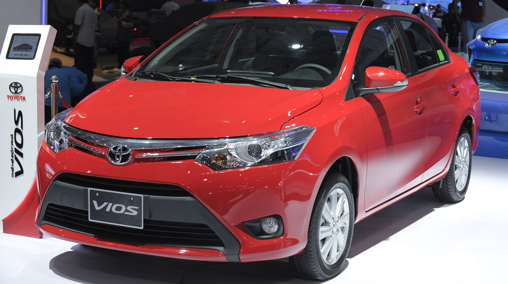 Xem xe tương lai tại gian hàng Toyota Việt Nam Vios_06.jpg