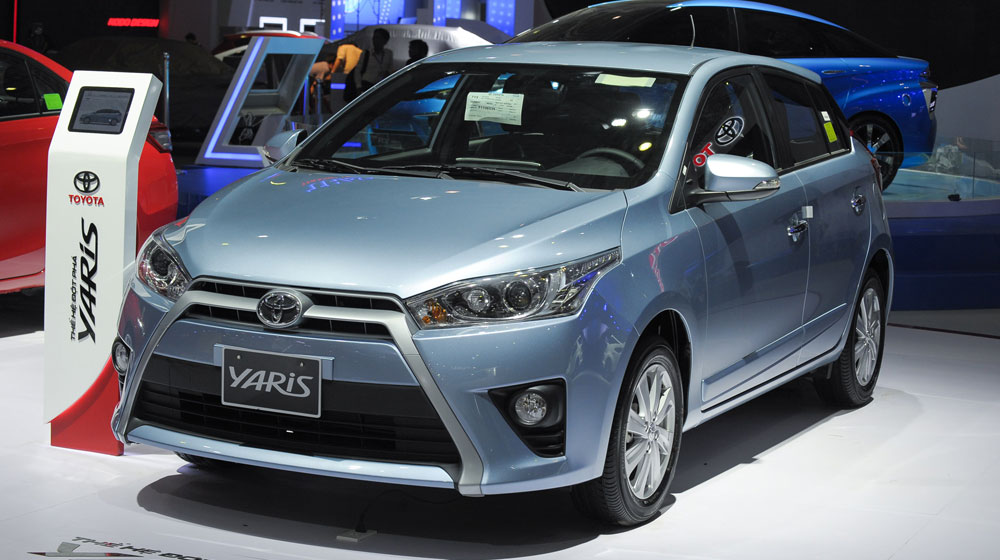 Xem xe tương lai tại gian hàng Toyota Việt Nam Yaris_2.jpg