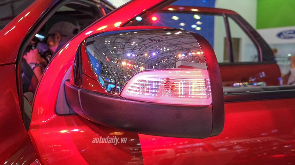 Ảnh chi tiết Ford Everest 2015 tại VMS 2015 ford everest 2015 (10).jpg