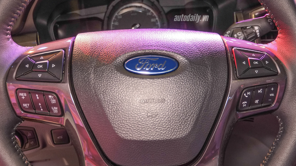 Ảnh chi tiết Ford Everest 2015 tại VMS 2015 ford everest 2015 (14).jpg