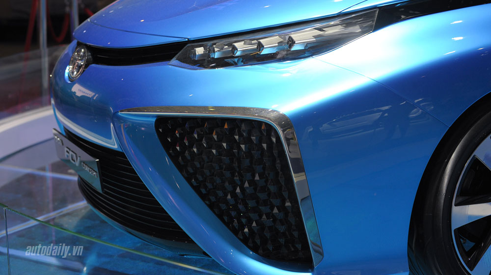 Toyota giới thiệu xe chạy bằng khí hydro tại Việt Nam FCV-concept_03.jpg
