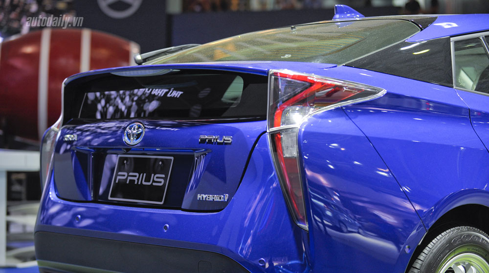 Toyota Prius 2016 siêu tiết kiệm nhiên liệu đến Việt Nam Prius_06.jpg