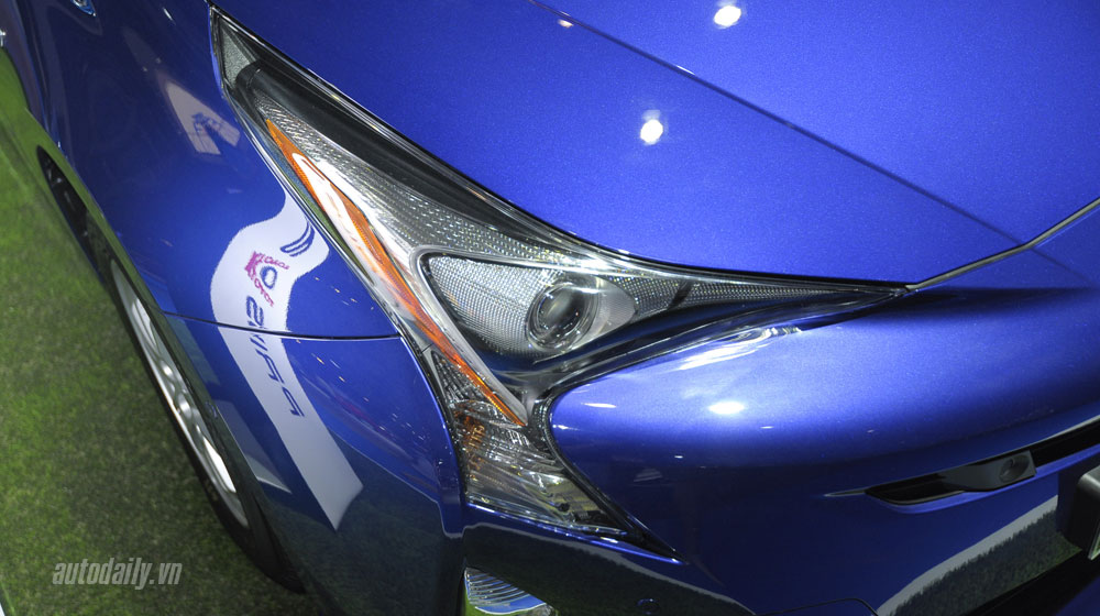 Toyota Prius 2016 siêu tiết kiệm nhiên liệu đến Việt Nam Prius_13.jpg