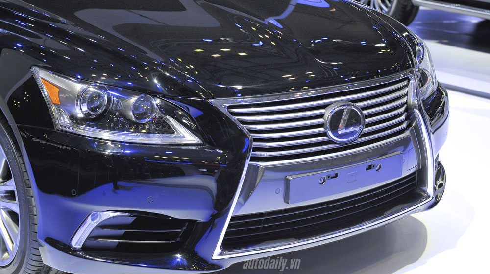 Chiêm ngưỡng vẻ đẹp của Lexus ES350 2016 tại Việt Nam lexxus-es350-2016-vms (3).jpg