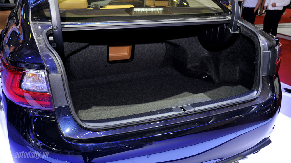 Chiêm ngưỡng vẻ đẹp của Lexus ES350 2016 tại Việt Nam lexxus-es350-2016-vms (8).jpg