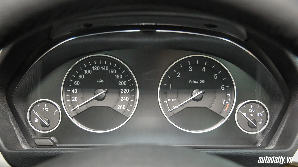 Ảnh chi tiết BMW 320i 2016 tại Việt Nam BMW 3-Series 2016 (11).jpg