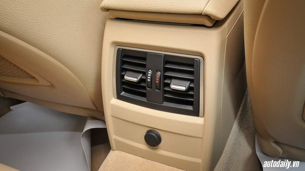 Ảnh chi tiết BMW 320i 2016 tại Việt Nam BMW 3-Series 2016 (8).jpg