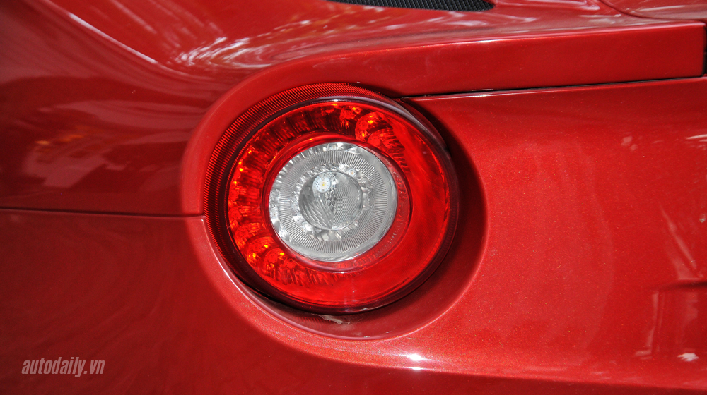 Chạm mặt “siêu ngựa” Ferrari F12 Berlinetta đầu tiên tại Hà Nội Ferrari F12  Berlinetta (14).jpg