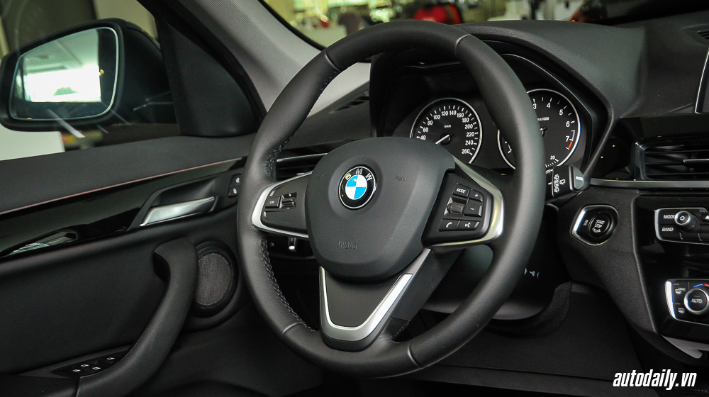 Xem ảnh chi tiết BMW X1 sDrive20i 2016 tại Việt Nam BMW_X1_2016 (10).jpg