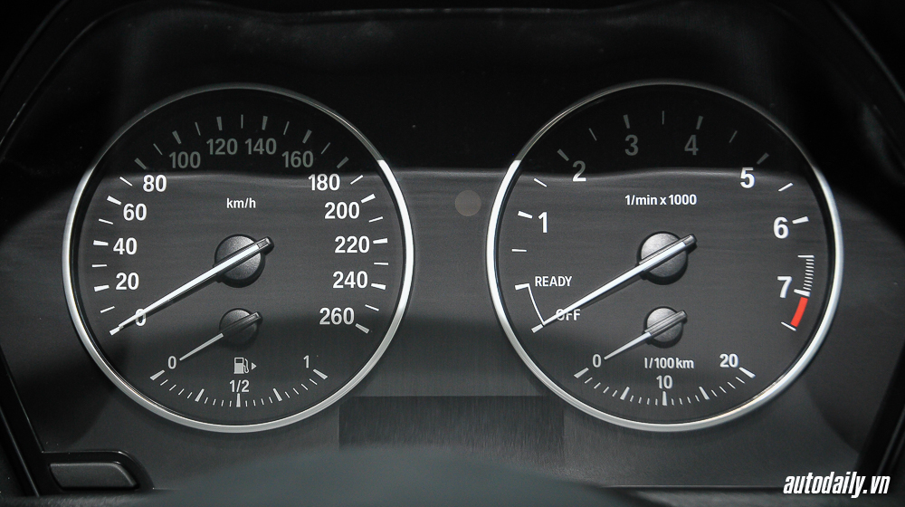 Xem ảnh chi tiết BMW X1 sDrive20i 2016 tại Việt Nam BMW_X1_2016 (13).jpg