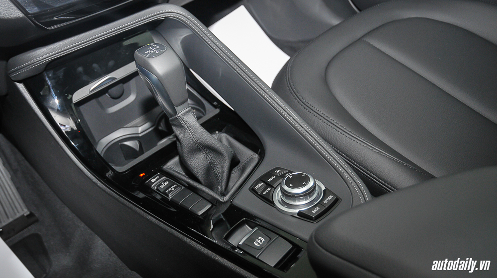 Xem ảnh chi tiết BMW X1 sDrive20i 2016 tại Việt Nam BMW_X1_2016 (14).jpg